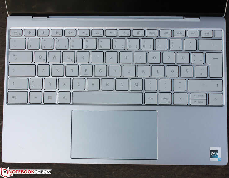 Keyboard: Firm feedback, nonslip keys