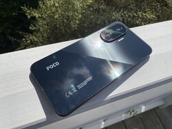 The Poco F7 is the best mid-range phone we know of (Image source: Manuel Masiero)