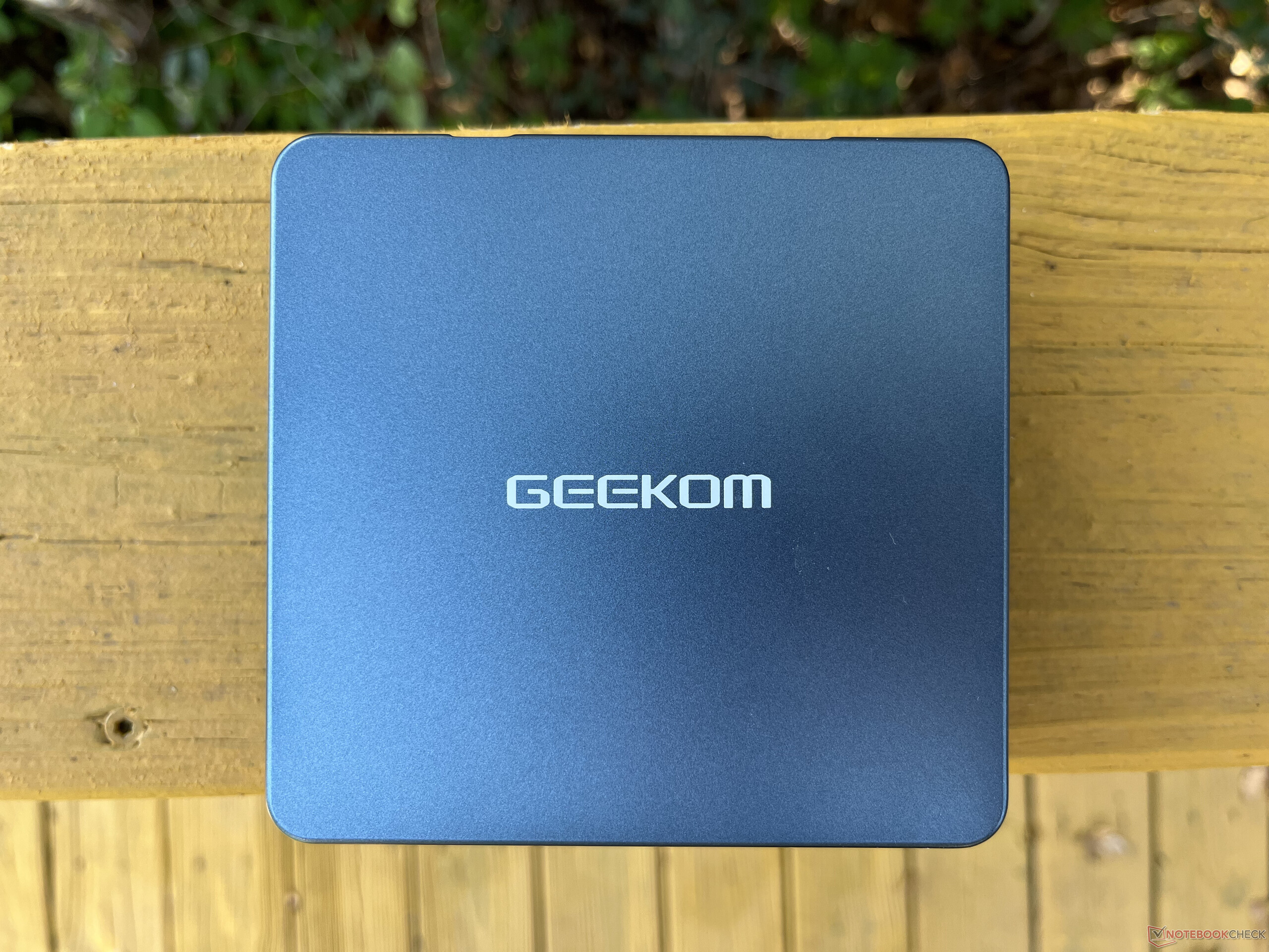 GEEKOM IT13 Mini PC Review - A $789 USD Tiny PC with an Intel Core i9it  has some shortcomings. 