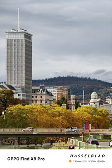 Oppo Find X9 Pro with teleconverter 10x zoom