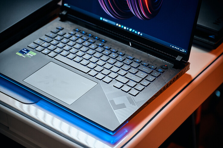 The Scar 16 comes with a clean layout, solid travel and tactility and a spacious trackpad that can display a numpad, if needed.