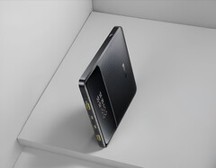 The heavily discounted Baseus Blade 100-watt power bank boasts a sleek design with portability in mind. (Image source: Amazon, edited)