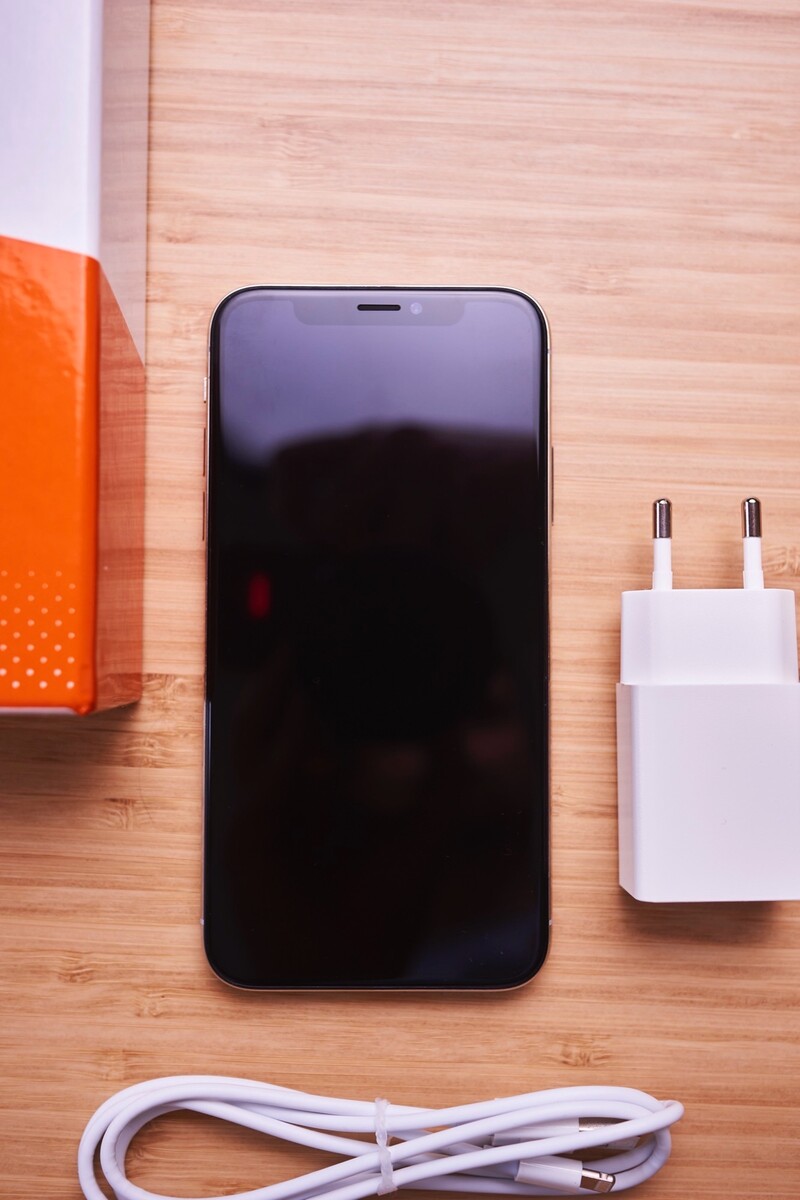 Refurbished iphone 2025 three