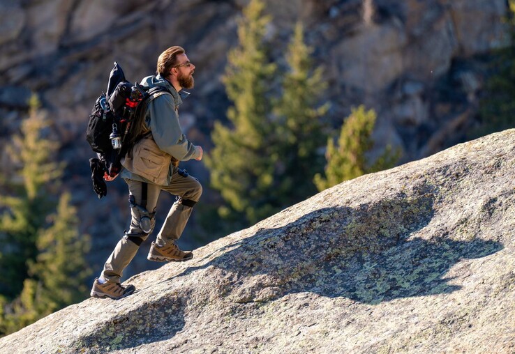 Dnsys envisions its exoskeletons will become as easy to wear and as comfortable as sportswear. (Image source: Dnsys)