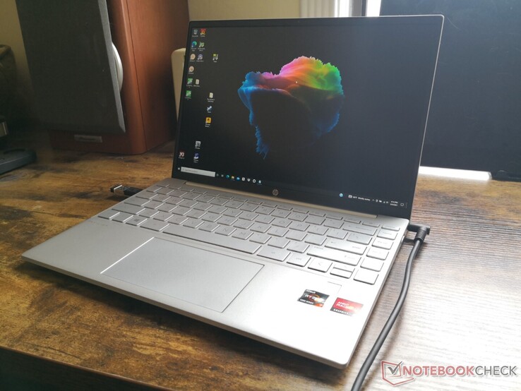 Cheap HP Pavilion Aero 13 is faster than any Spectre 13 currently
