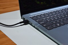 Lenovo IdeaPad Vibe: Left-side ports.