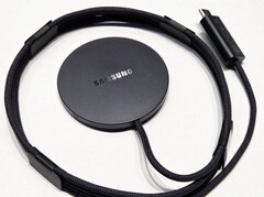 Samsung will apparently sell an official Qi2 charger that's reminiscent of Apple's MagSafe charger (Image source: Sammobile)