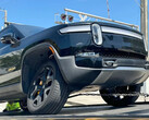 Rivian R1Ts are coming back from Rivian's service centres with catastrophically loose upper control arm bolts. (Image source: StrangeExchange86 on Reddit)