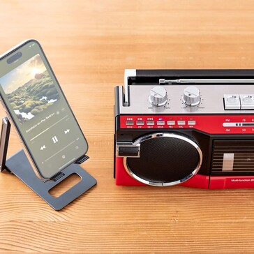 The Sanwa cassette boombox can be used as Bluetooth speakers for smartphones and computers. (Image source: Sanwa Supply)