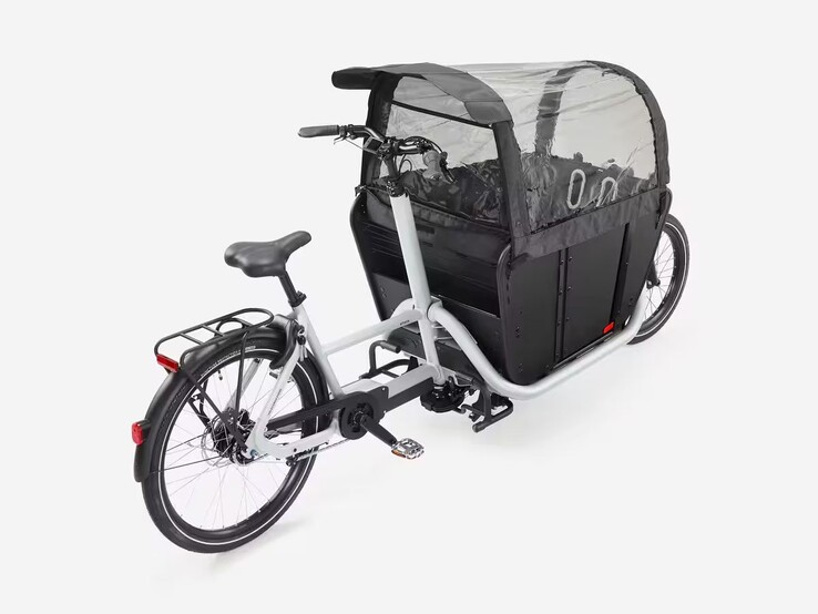 The Decathlon Btwin F900E Electric Family Cargo Bike in Polar White. (Image source: Decathlon)