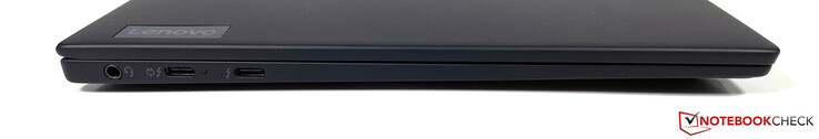 The port selection of the 2021 Lenovo ThinkPad X1 Nano (Image: Notebookcheck)
