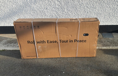 No significant damage to the huge box