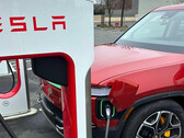 Rivian EV at a Tesla Supercharger (image: nonnac/Reddit)