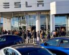 Cybertruck queue at a Tesla showroom in Langley, BC (image: CyberNatural_BC/X)