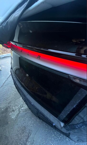 Purported Model Y Juniper light bar