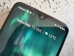 The Nokia 7.2 features a teardrop notch and a premium look and feel. (Source: Notebookcheck) The Nokia 7.2 features a teardrop notch and a premium look and feel. (Source: Notebookcheck)