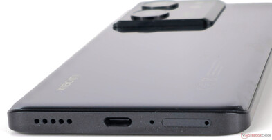 bottom case side (speaker, USB port, microphone, card slot)