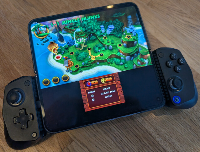 On paper 3DS emulation looks like a great use case for a foldable (Image Source: Notebookcheck)