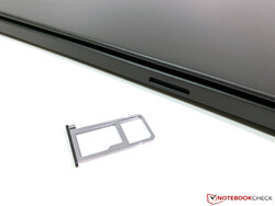 The tray for the microSD and the Nano-SIM is familiar from smartphones.