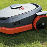 The Segway Navimow X3 comes with a wide range of features. (Image source: Marcus Schwarten / Notebookcheck)
