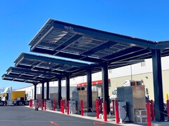 Trinity Structures off-grid EV charging system includes solar panels, battery storage, and charging stations. (Source: Trinity Structures)