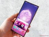 The Galaxy S24 Ultra beats out the iPhone 15 Pro Max and even the Pixel 8 Pro in new display tests. (Image source: Notebookcheck)