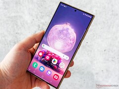 The Galaxy S24 Ultra beats out the iPhone 15 Pro Max and even the Pixel 8 Pro in new display tests. (Image source: Notebookcheck)