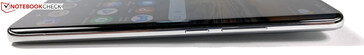 Right: power button, volume rocker (image source: Manuel Masiero)
