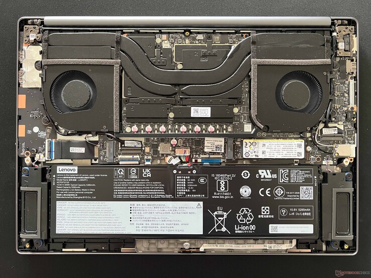 Yoga Pro 9 16IMH9 RTX 4070 for comparison to show no major internal differences