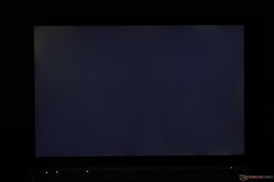 Slight uneven backlight bleeding along the corners