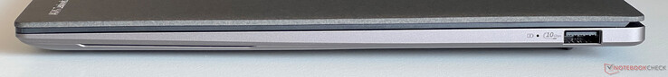 Right: USB-A 3.2 Gen 2 (10 Gbit/s)