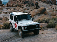 The new tougher Starlink Performance Kit dish. (Image source: SpaceX)