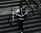 Roadlite:ON CF: Lightweight e-bike with belt drive