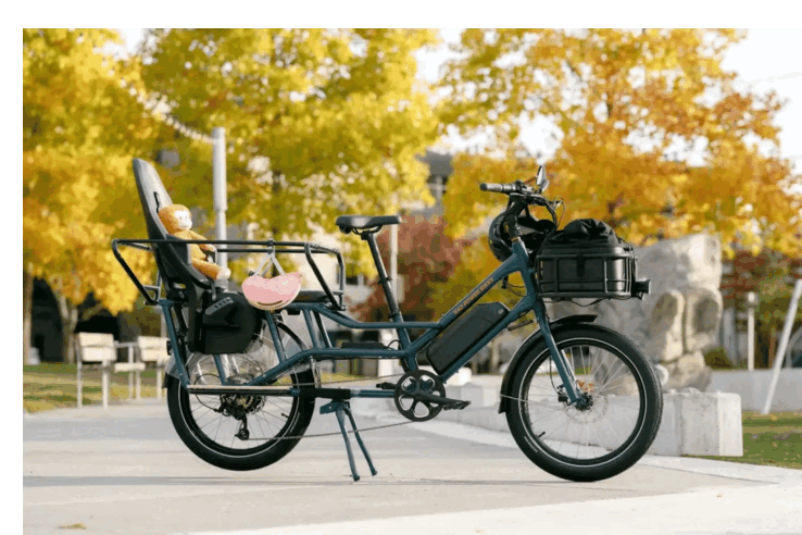 The RadWagon 5 in metallic blue colorway (Image source: Rad Power Bikes)