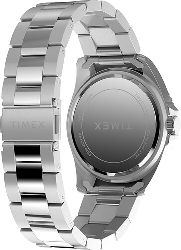 The Timex 42 mm dress watch with stainless steel bracelet (Image source: Timex)