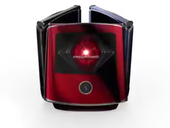 The video also presents red, blue and black Moto Razr variants. (Source: Weibo)