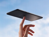 The Tango 2S weighs around 147 grams. Pictured: a promo picture highlighting the lightweight design of the e-reader