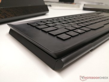 Folded wireless keyboard