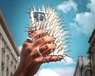 The Unsnatchable prevents theft through spikes. Apple wants to achieve a similar effect through a software lock.