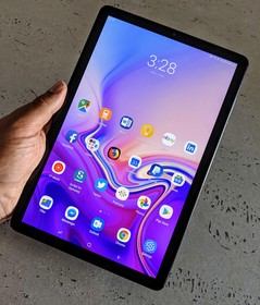 The Galaxy Tab S4 Super AMOLED display is excellent, but it suffers from flickering. (Source: Notebookcheck)