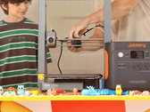 A portable generator powers a 3D print. (Image source: Jackery)