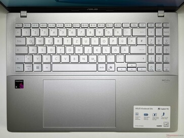 Asus Vivobook S16: Keyboard and touchpad