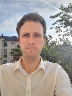 Shot taken with the front-facing camera of the Samsung Galaxy Tab S7