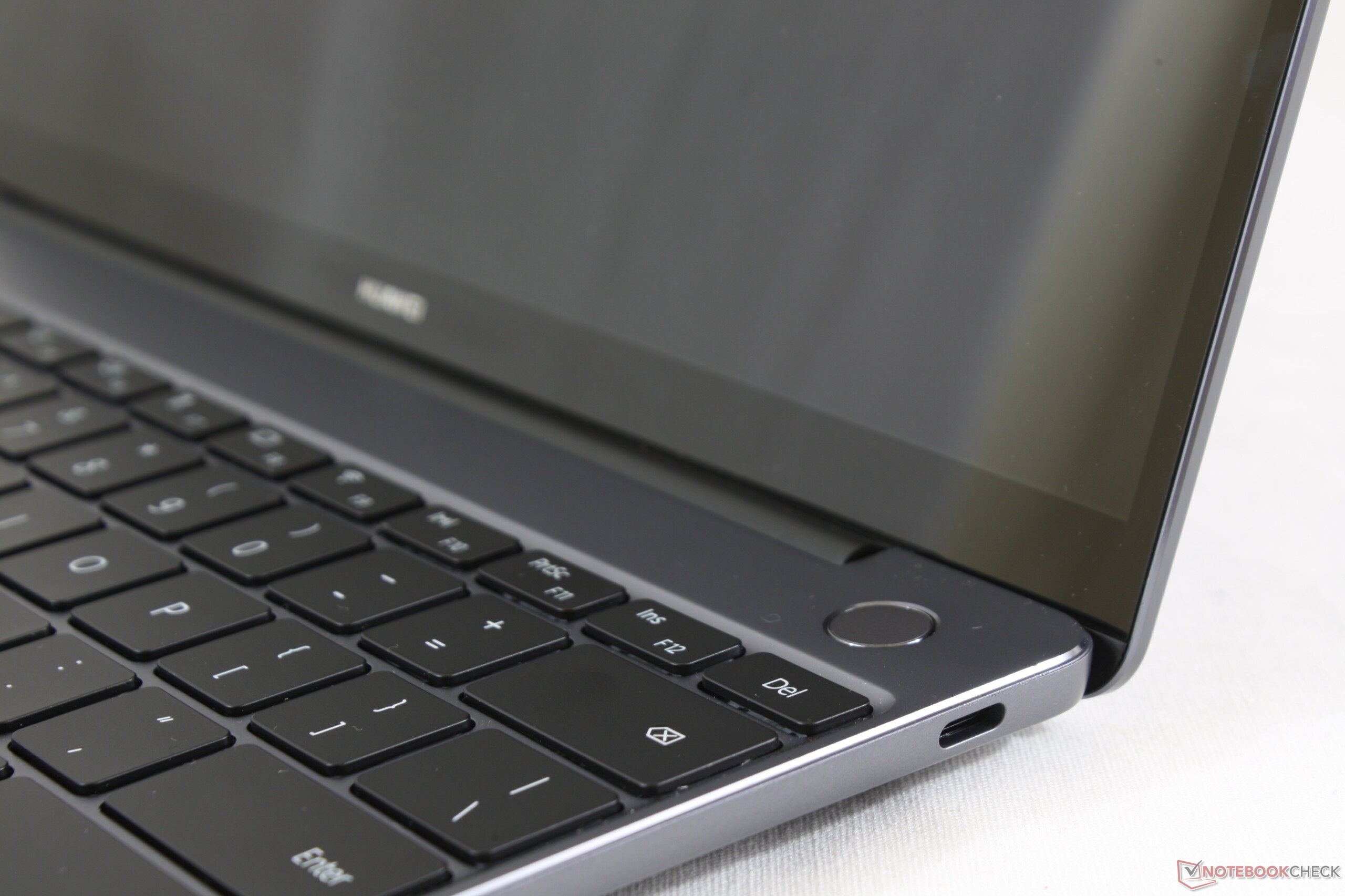 Huawei MateBook 13 (i7, UHD Graphics 620) Laptop Review Huawei MateBook 13 (i7, UHD Graphics 620) Laptop Review