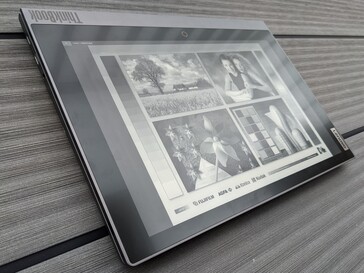 Lenovo ThinkBook Plus Gen2 in outdoor use (E-Ink)