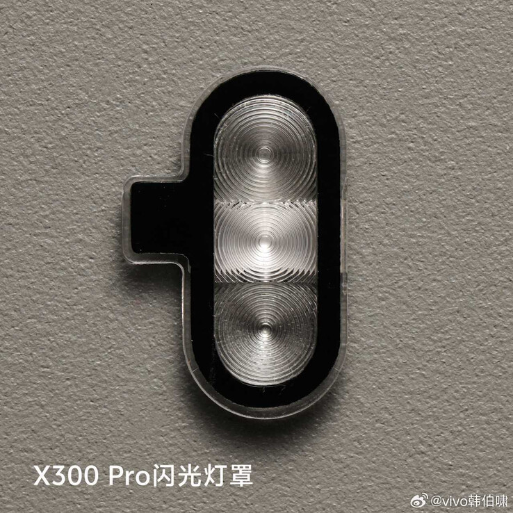 The LED flash array that Vivo will include inside the Vivo X300 Pro. (Image source: Han Bo Xiao)