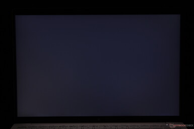 Minimal uneven backlight bleeding