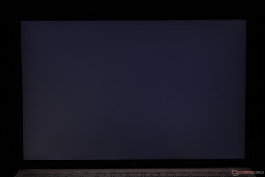 Minimal uneven backlight bleeding