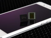 8 GB SDRAM could soon become the standard for high-end handsets. (Source: SK Hynix)