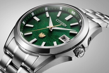 Citizen-AQ4093-56W close-up from side angle